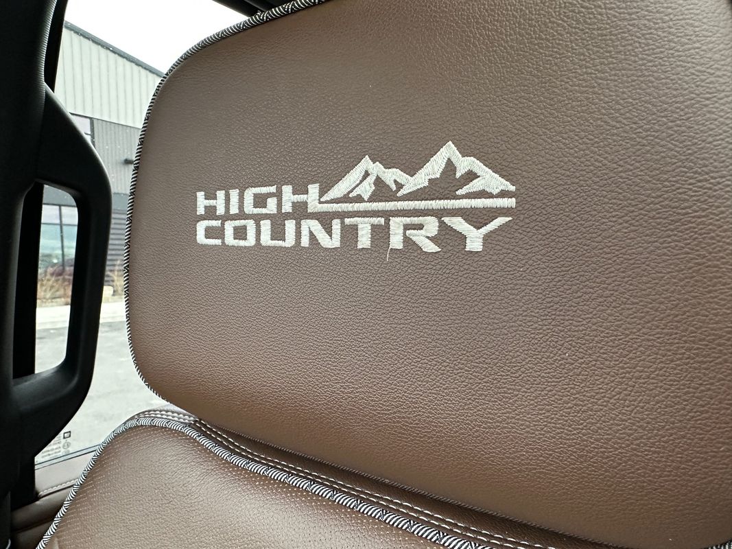 2021 Chevrolet Suburban High Country - Photo 21