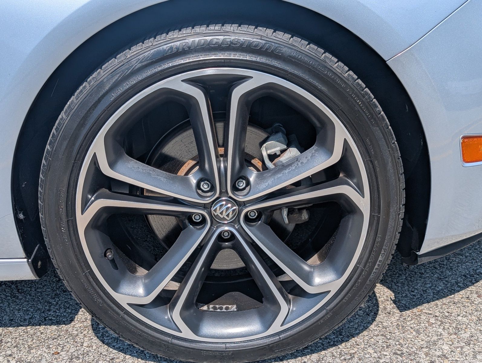 2016 Buick Cascada 23