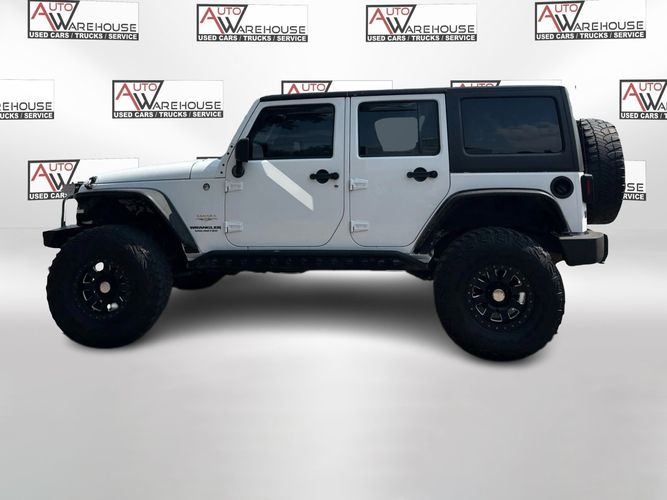 2013 Jeep Wrangler Unlimited Sahara photo 5