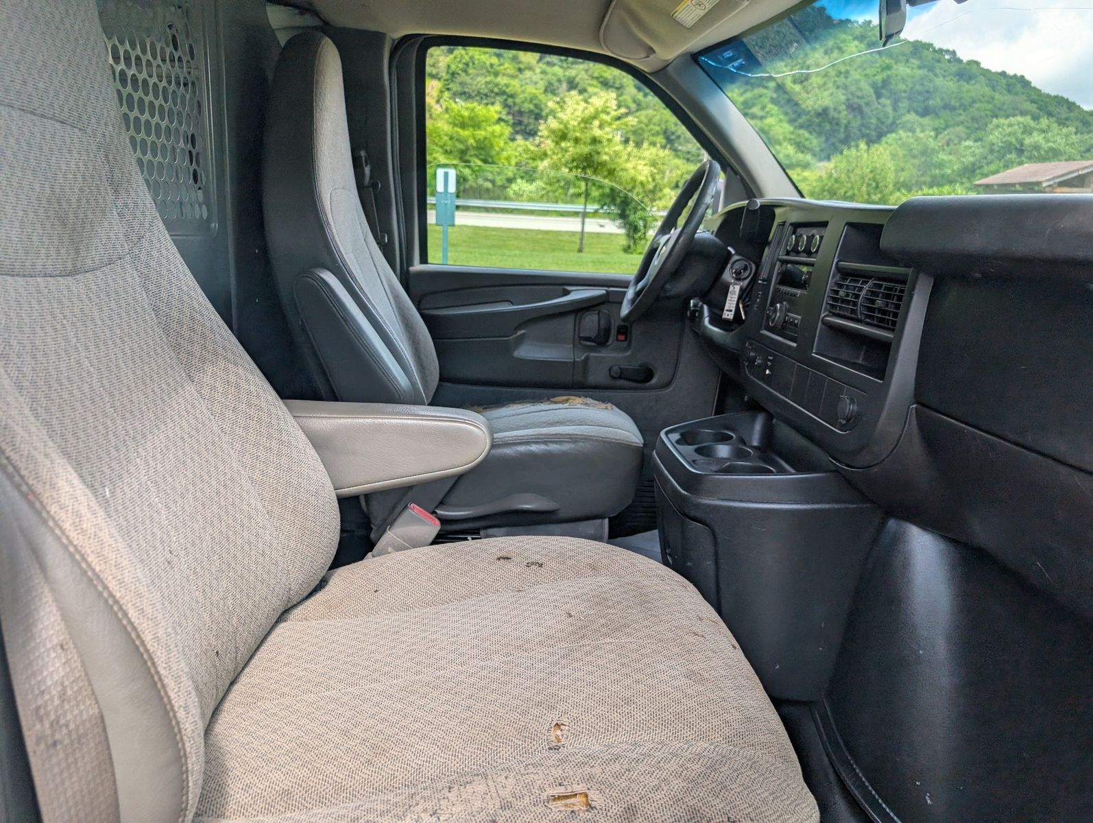 2011 Chevrolet Express 3500 73