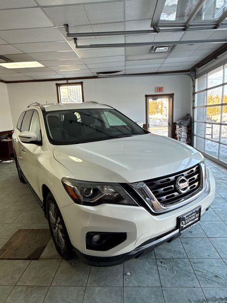 2018 Nissan Pathfinder SV
