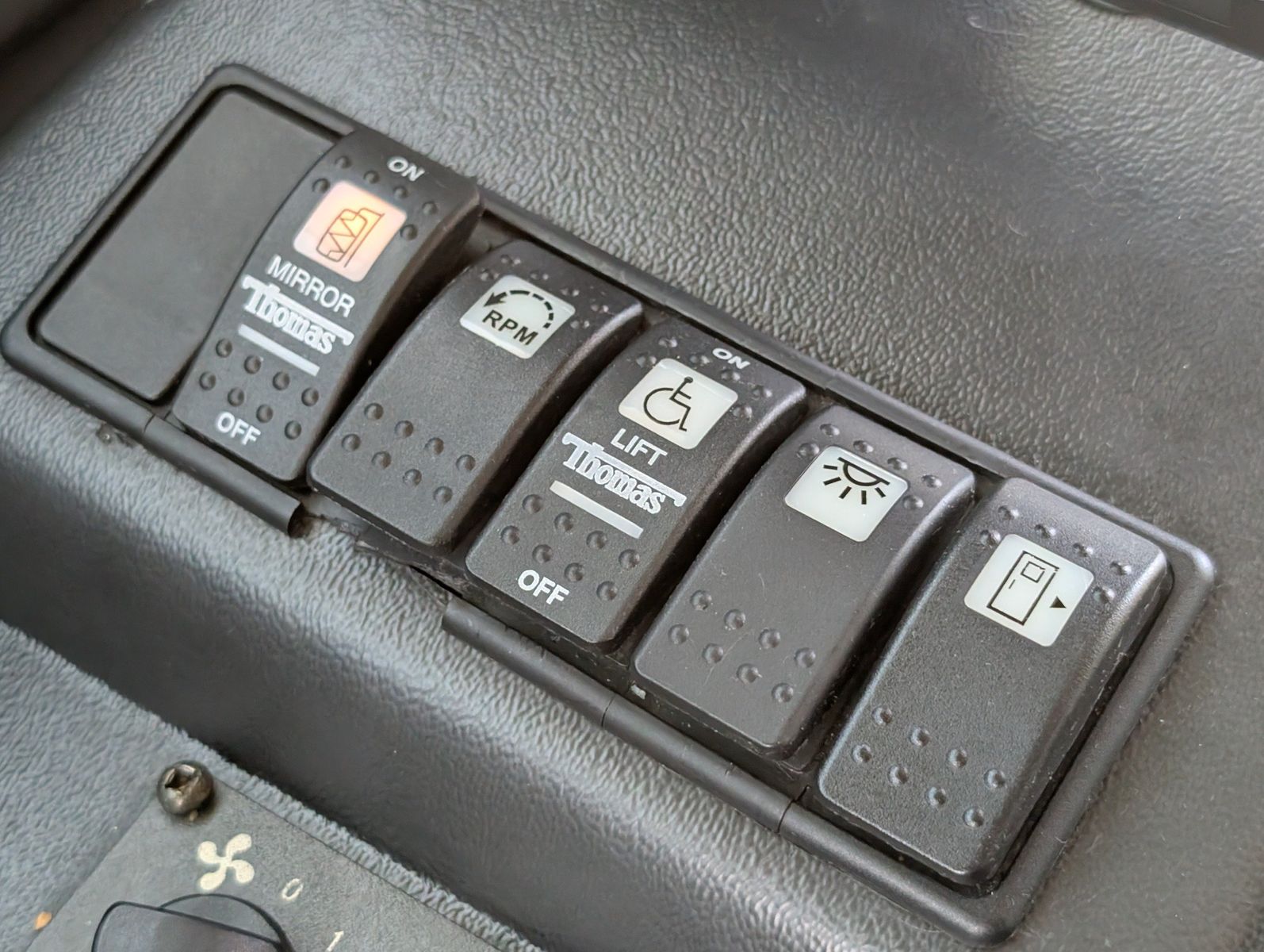 2007 Ford E-450 Cutaway 89