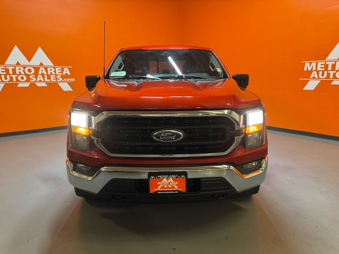 2023 Ford F-150 XLT photo 2