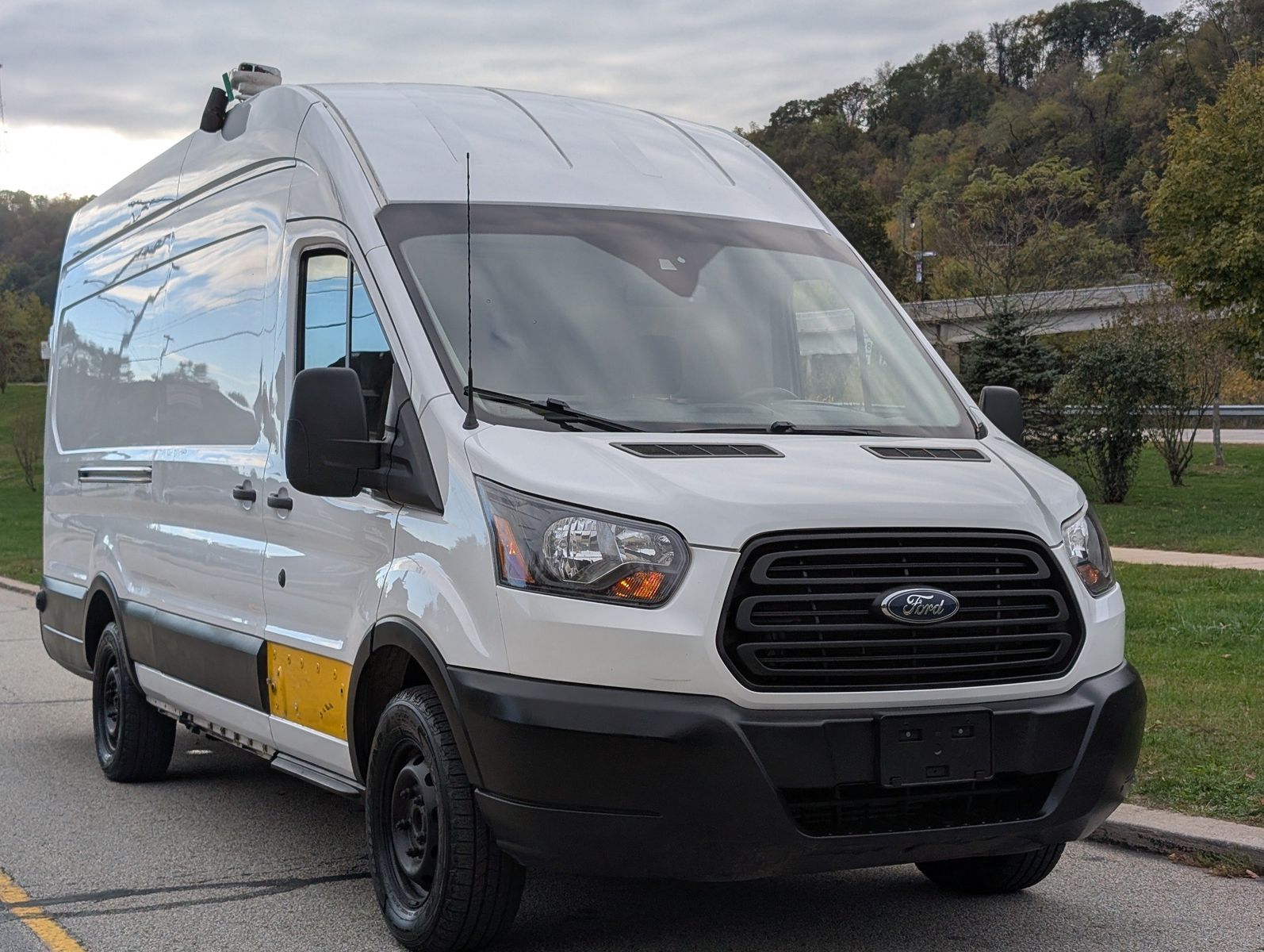 2019 Ford Transit-350 1