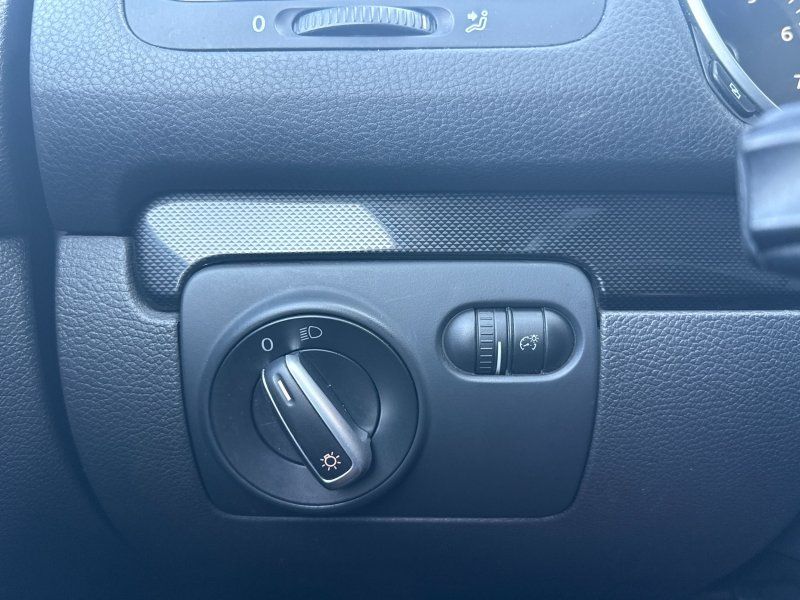 2012 Volkswagen Jetta SportWagen 2.5L SE photo 27