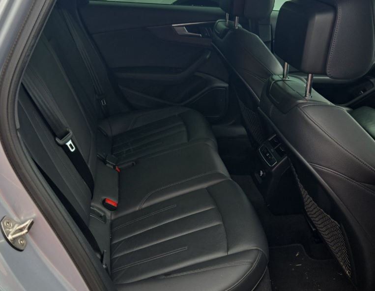 2017 Audi A4 Quattro Premium Plus photo 10