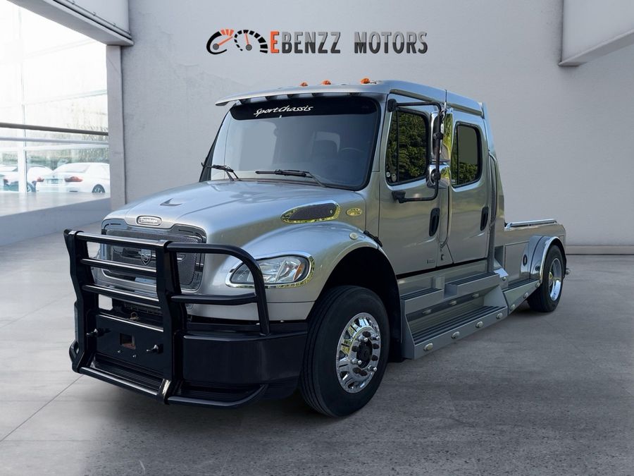 2011 Freightliner M2 106 