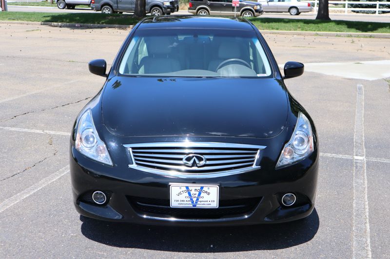 2015 INFINITI Q40 Photos