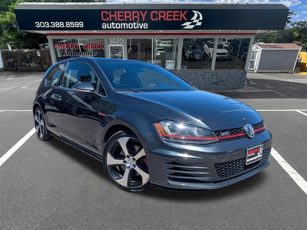 2015 Volkswagen Golf GTI 2.0T SE 2-Door FWD