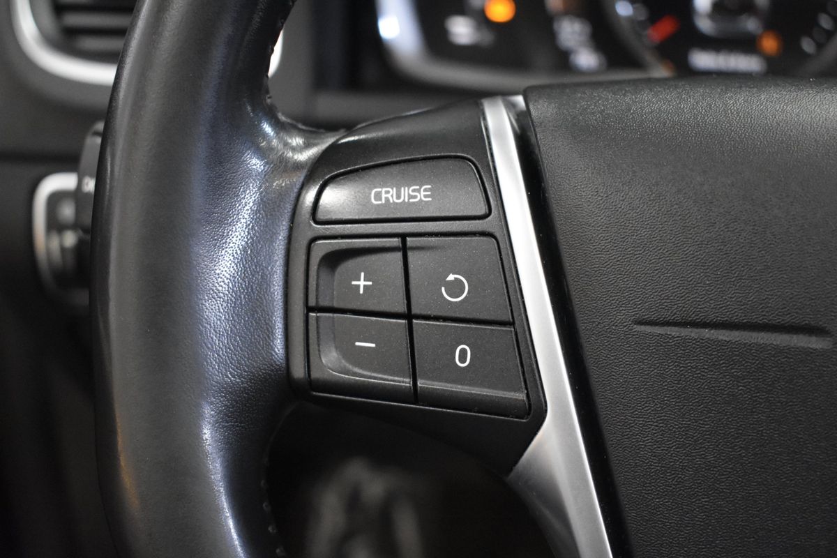 2018 Volvo V60 Cross Country T5