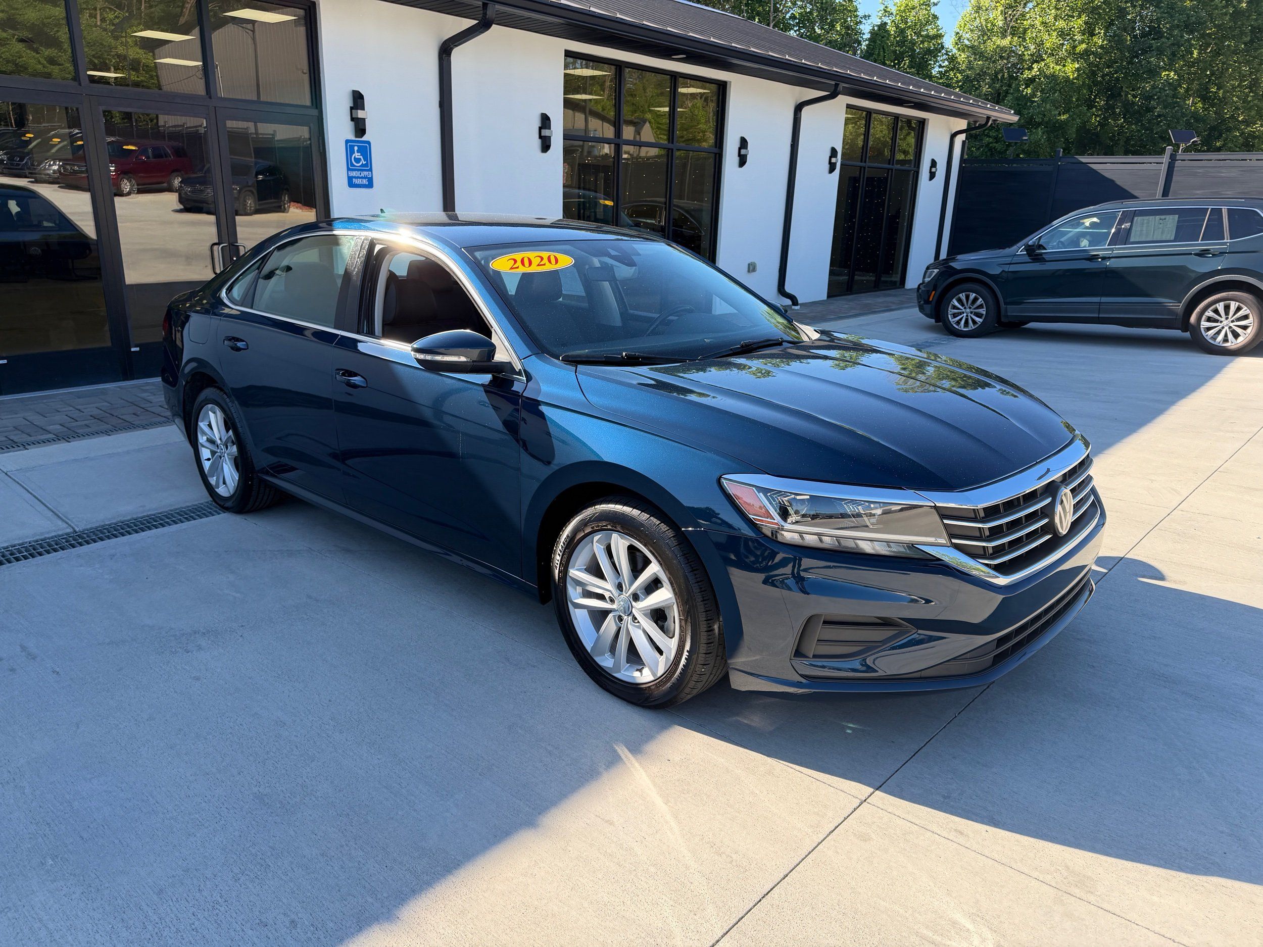 2020 Volkswagen Passat 2.0T SE Auto's photo
