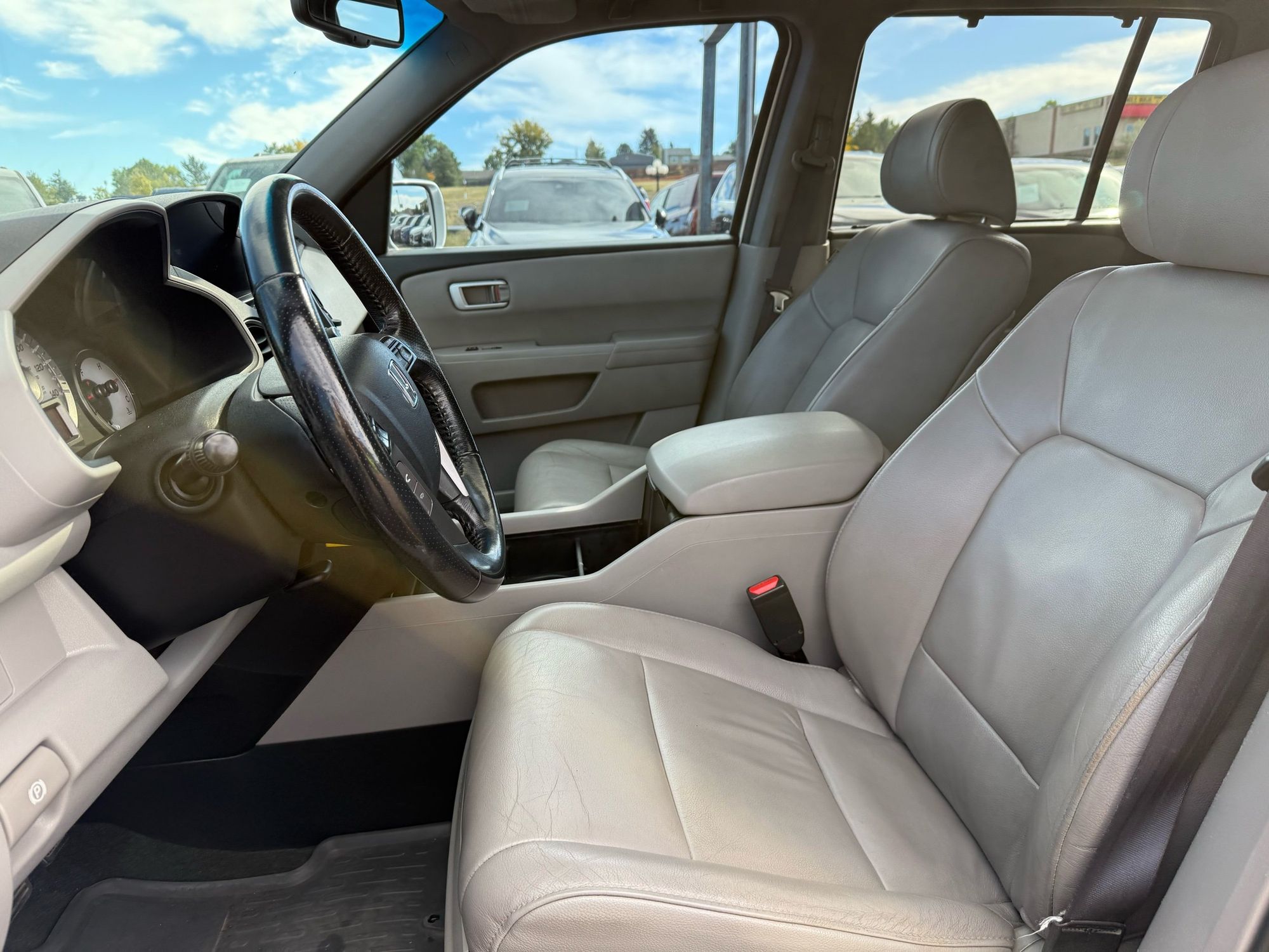 2014 Honda Pilot Touring photo 14