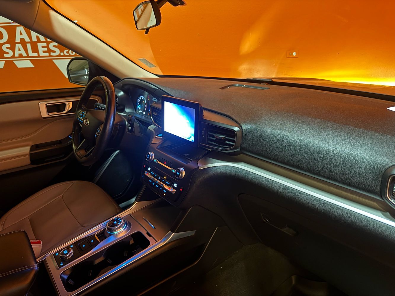2020 Ford Explorer XLT photo 10