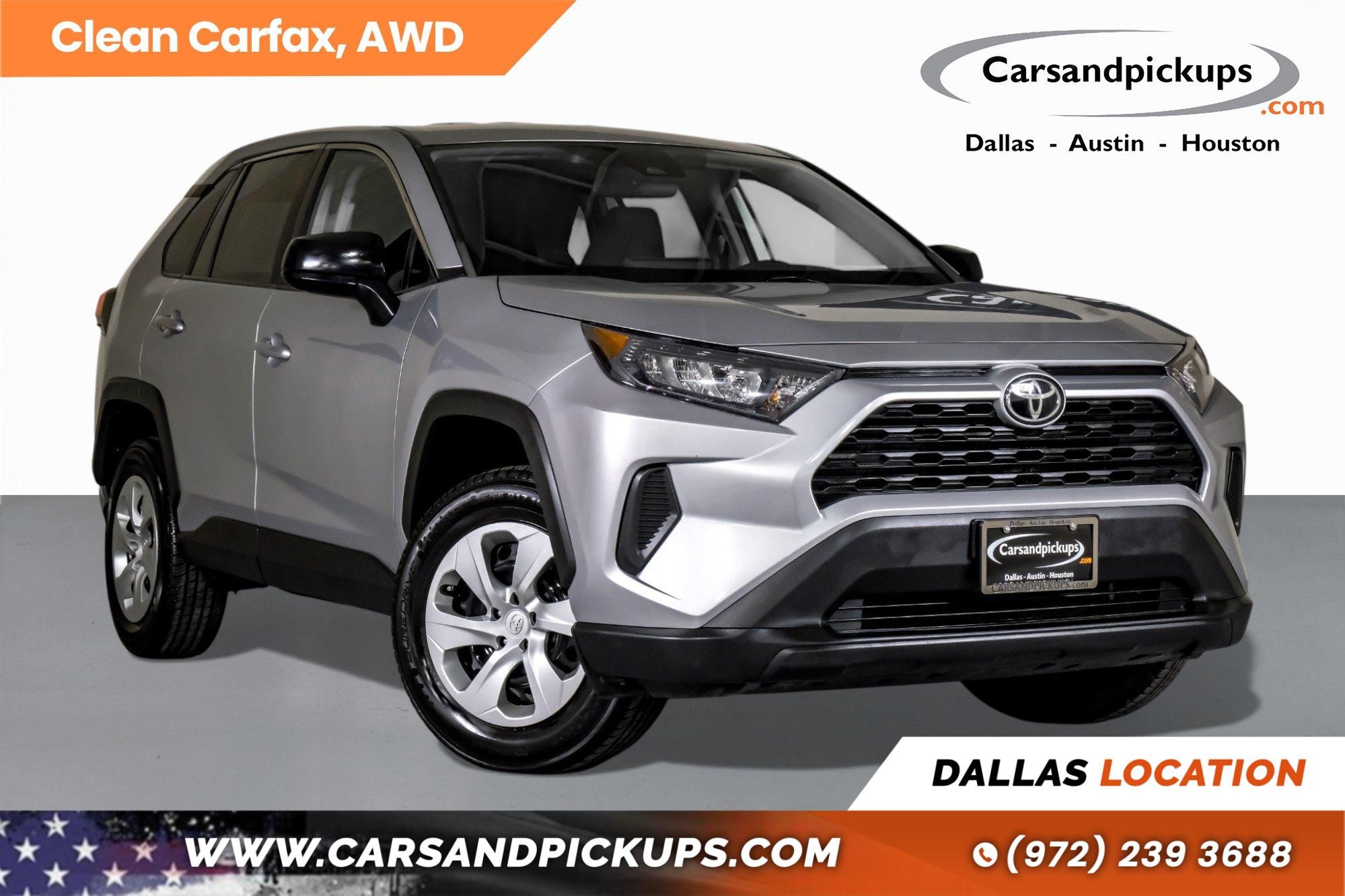 2022 Toyota RAV4 LE's photo