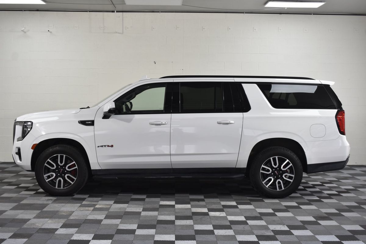 2022 GMC Yukon XL 4WD AT4