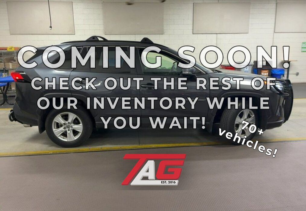 2019 Toyota RAV4 XLE's photo