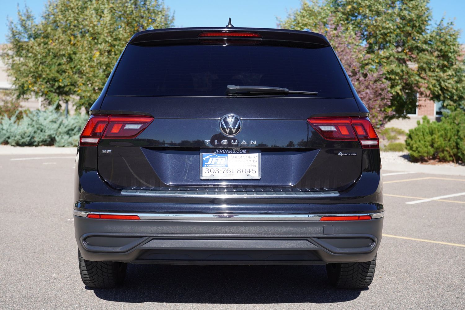 2022 Volkswagen Tiguan SE photo 2