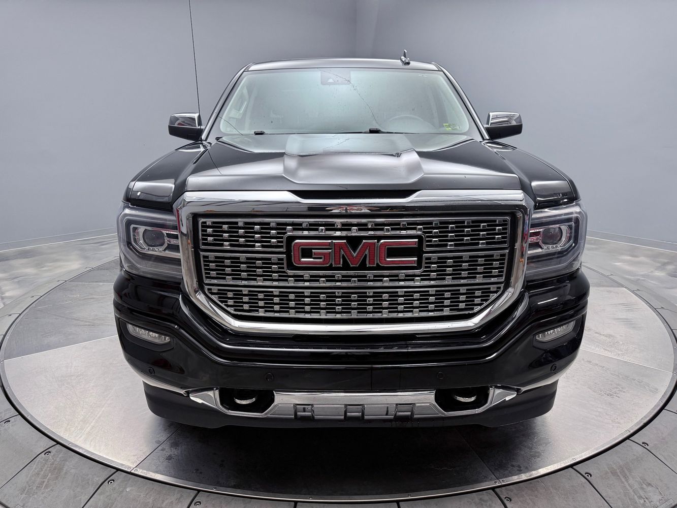 2018 Gmc Sierra 1500 Denali photo 2