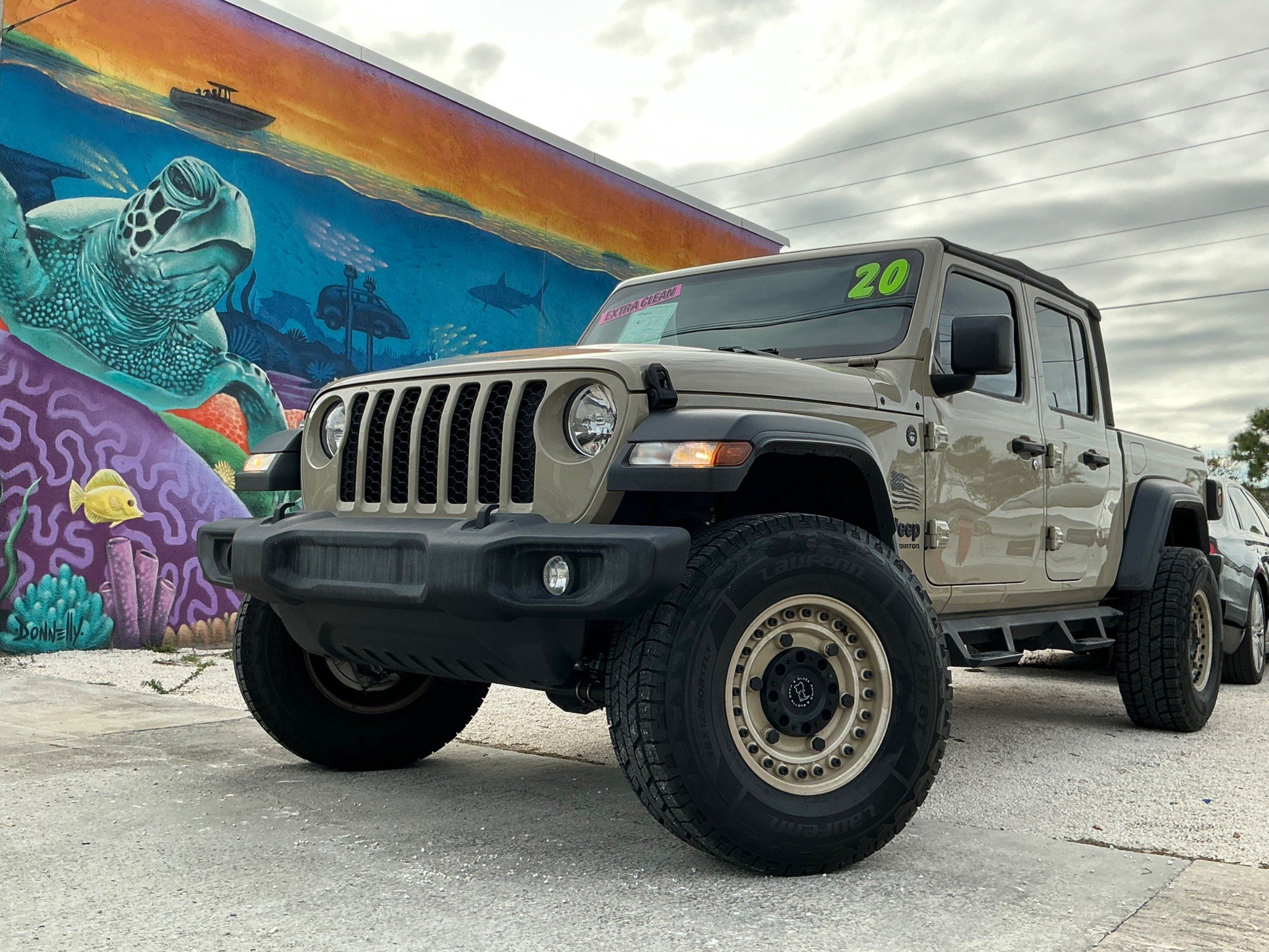 2020 Jeep Gladiator Sport S's photo