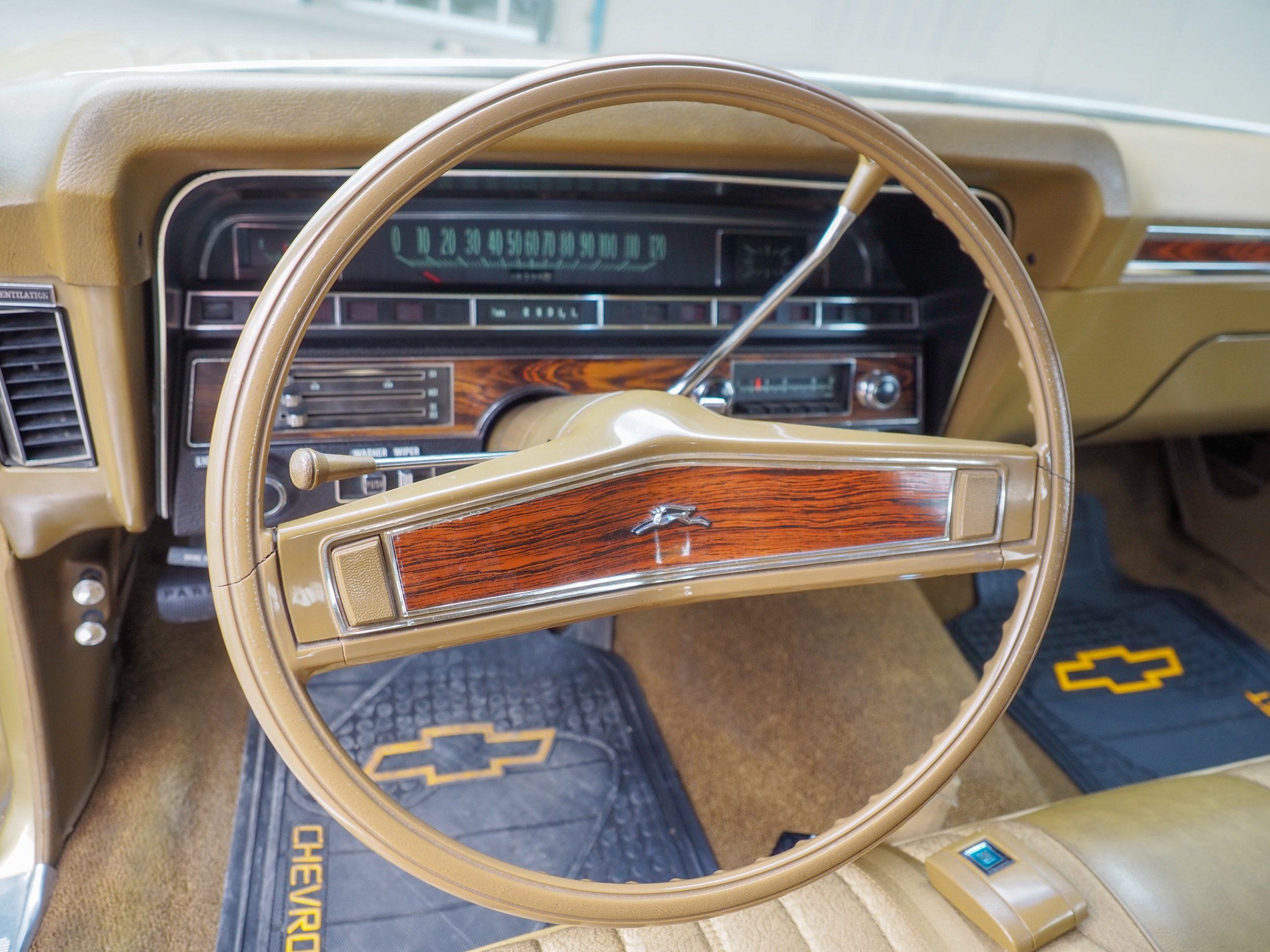 1969 Chevrolet Impala Gold 350