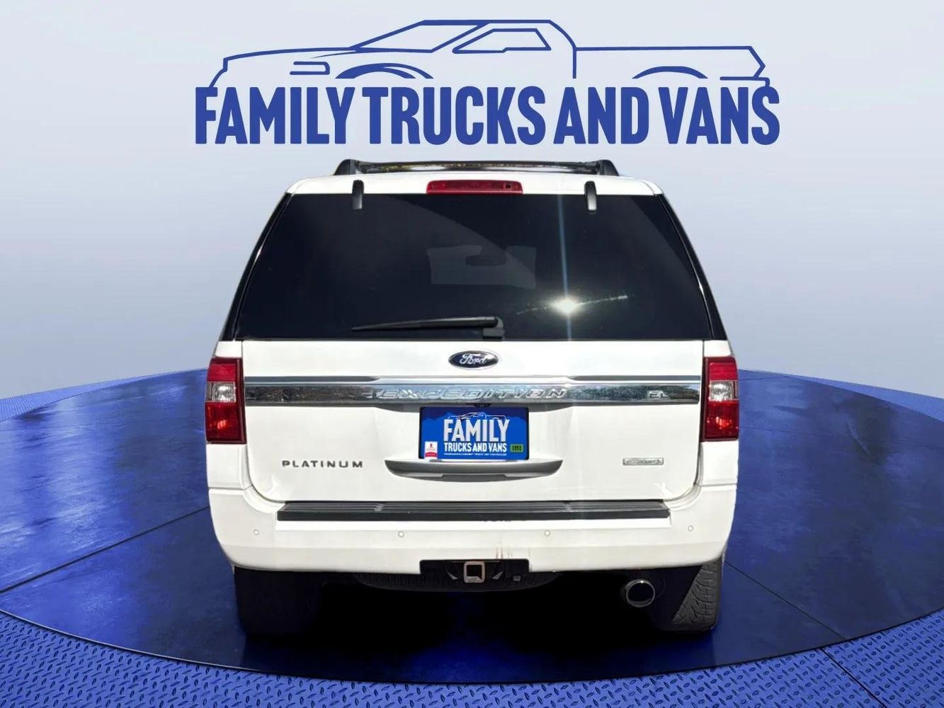 2016 Ford Expedition EL Platinum photo 2