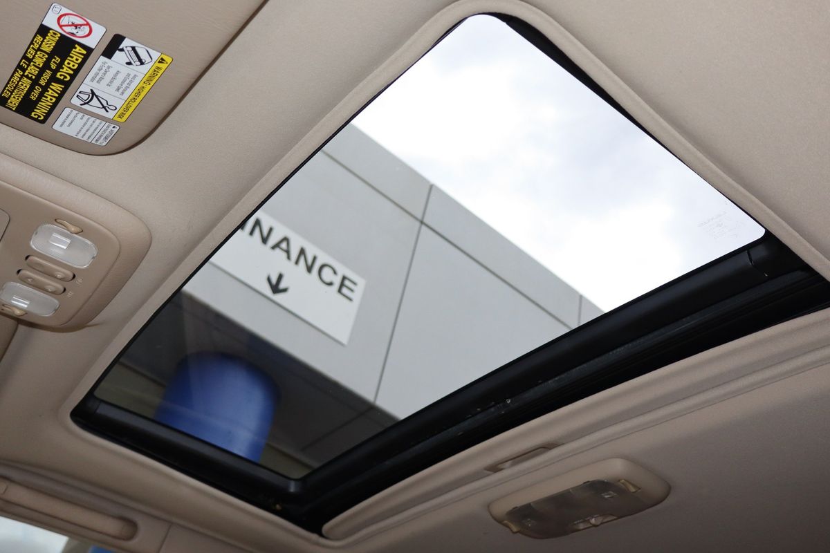 2001 Lexus LX 470 Base