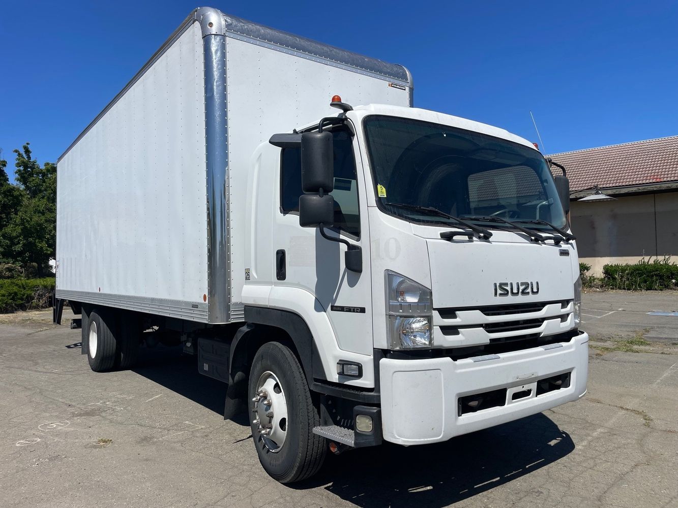 2020 Isuzu FTR's photo