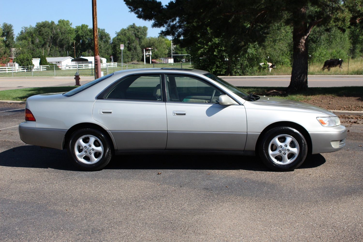 1998 Lexus ES 300 | Victory Motors of Colorado