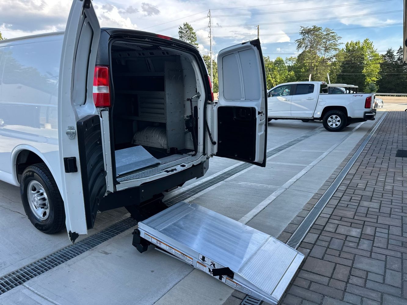 2019 Chevrolet Express 3500 Cargo photo 4