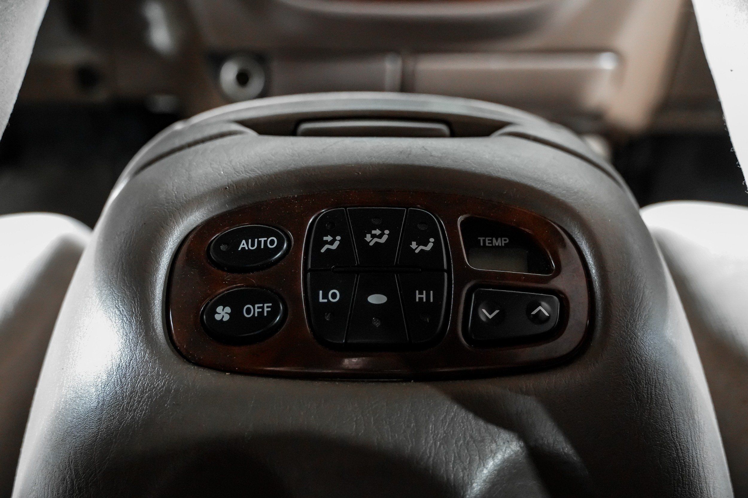 2004 Toyota Sequoia SR5 - Photo 29