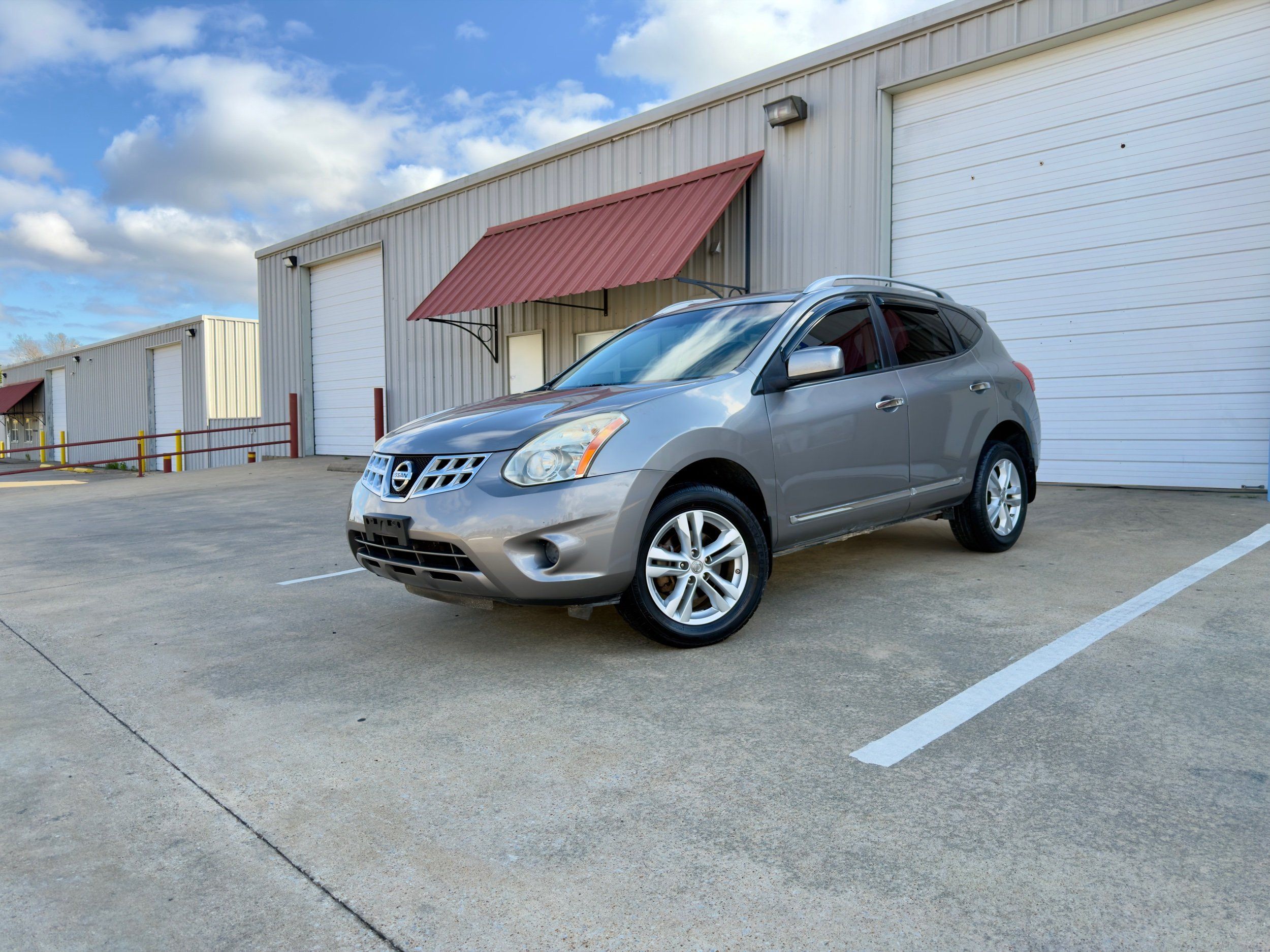 2012 Nissan Rogue SV's photo