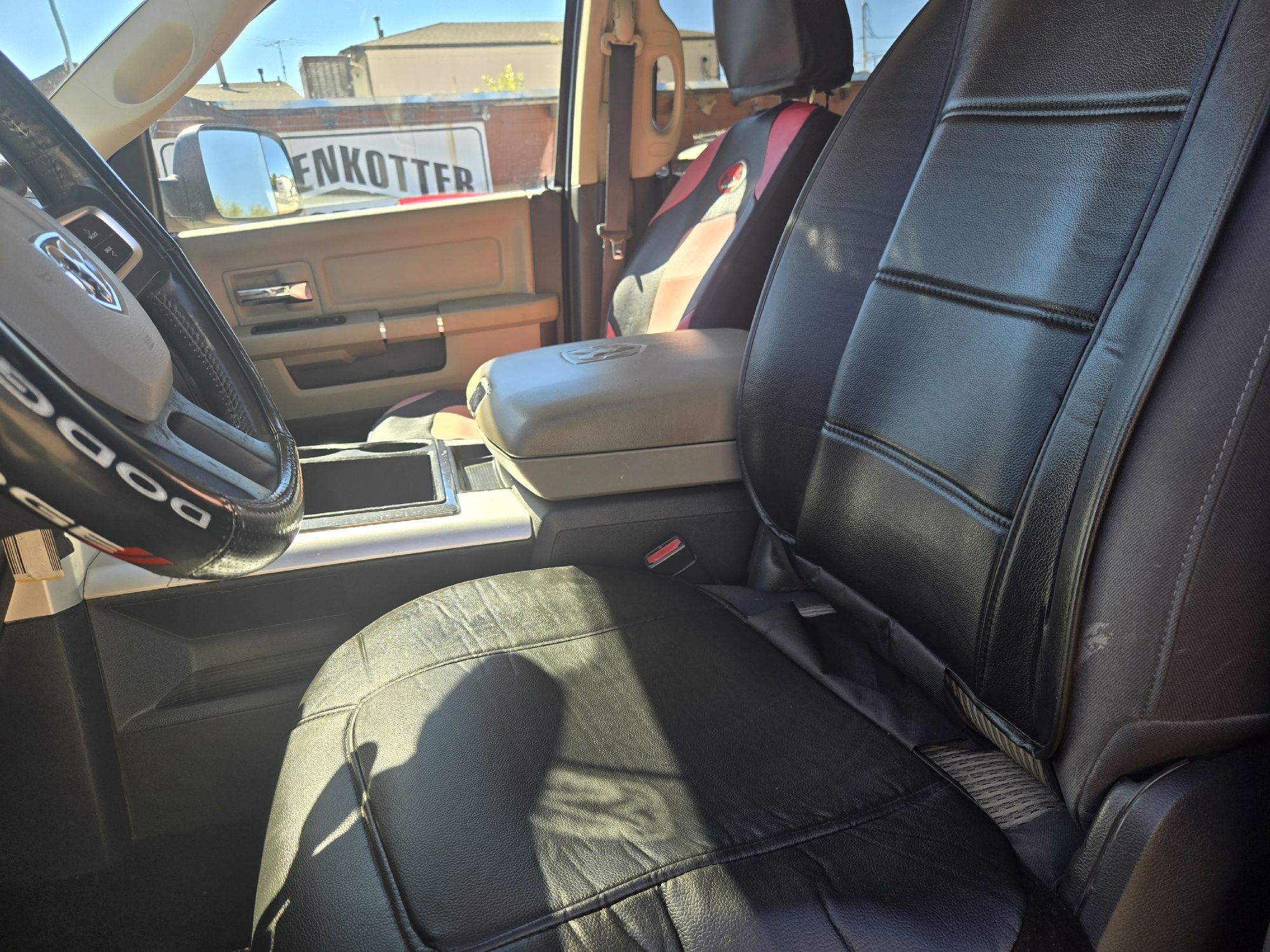 2010 Dodge Ram SLT photo 12