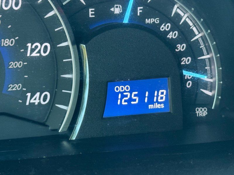 2012 Toyota Camry XLE photo 9