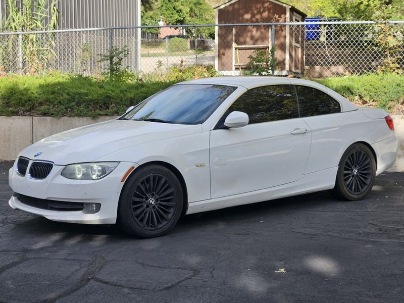 2013 BMW 3 Series Blanco Descapotable Tracción trasera 6 velocidades Automática