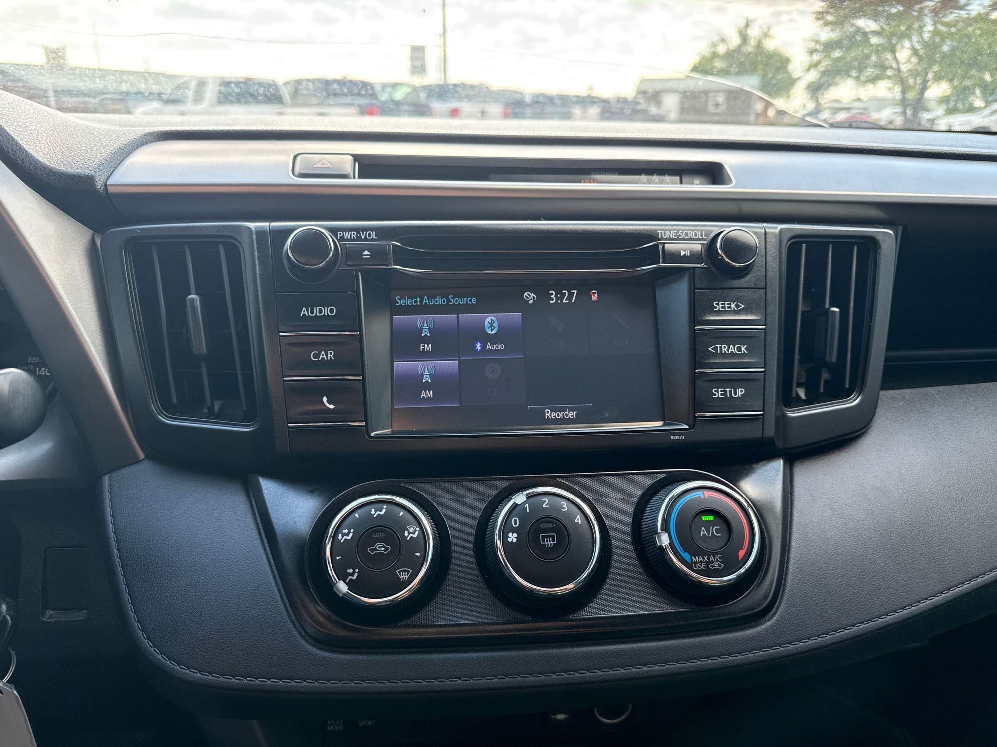 2018 Toyota RAV4 LE photo 18