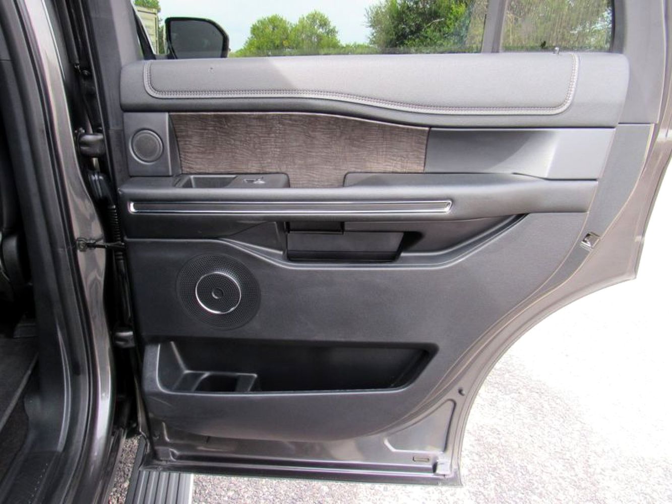 2019 Ford Expedition Limited photo 14