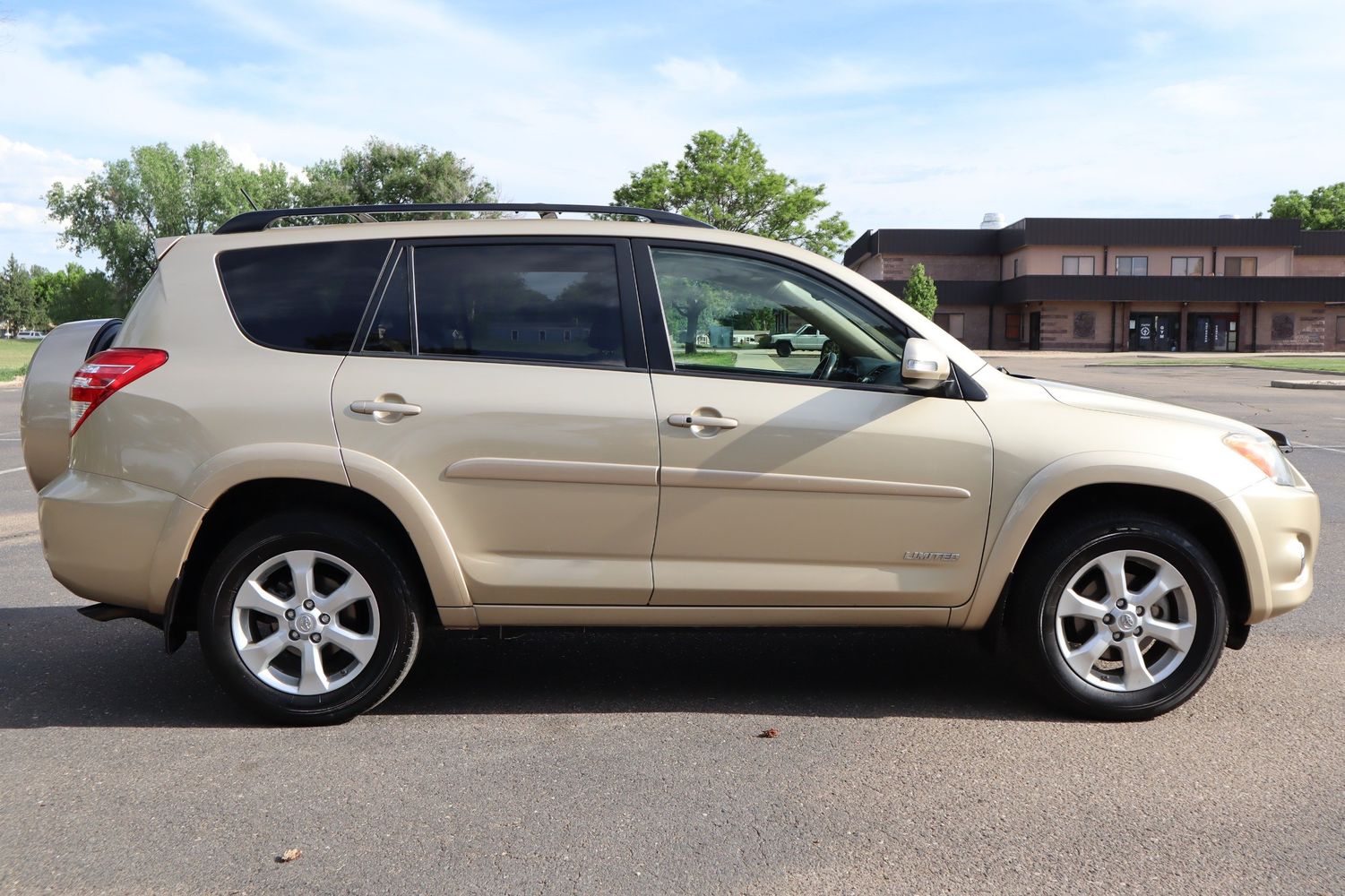 2009 Toyota RAV4 Limited | Victory Motors of Colorado