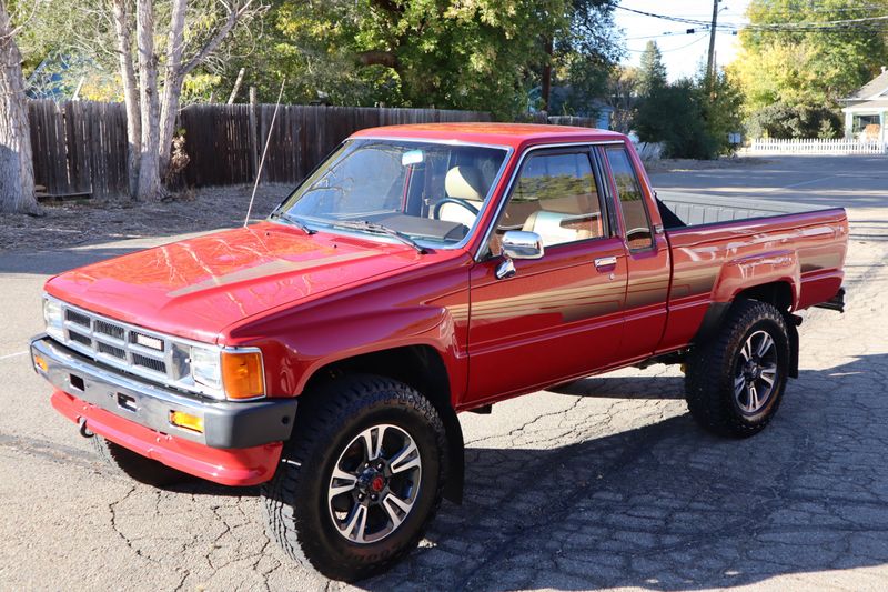 1986 Toyota Pickup Photos