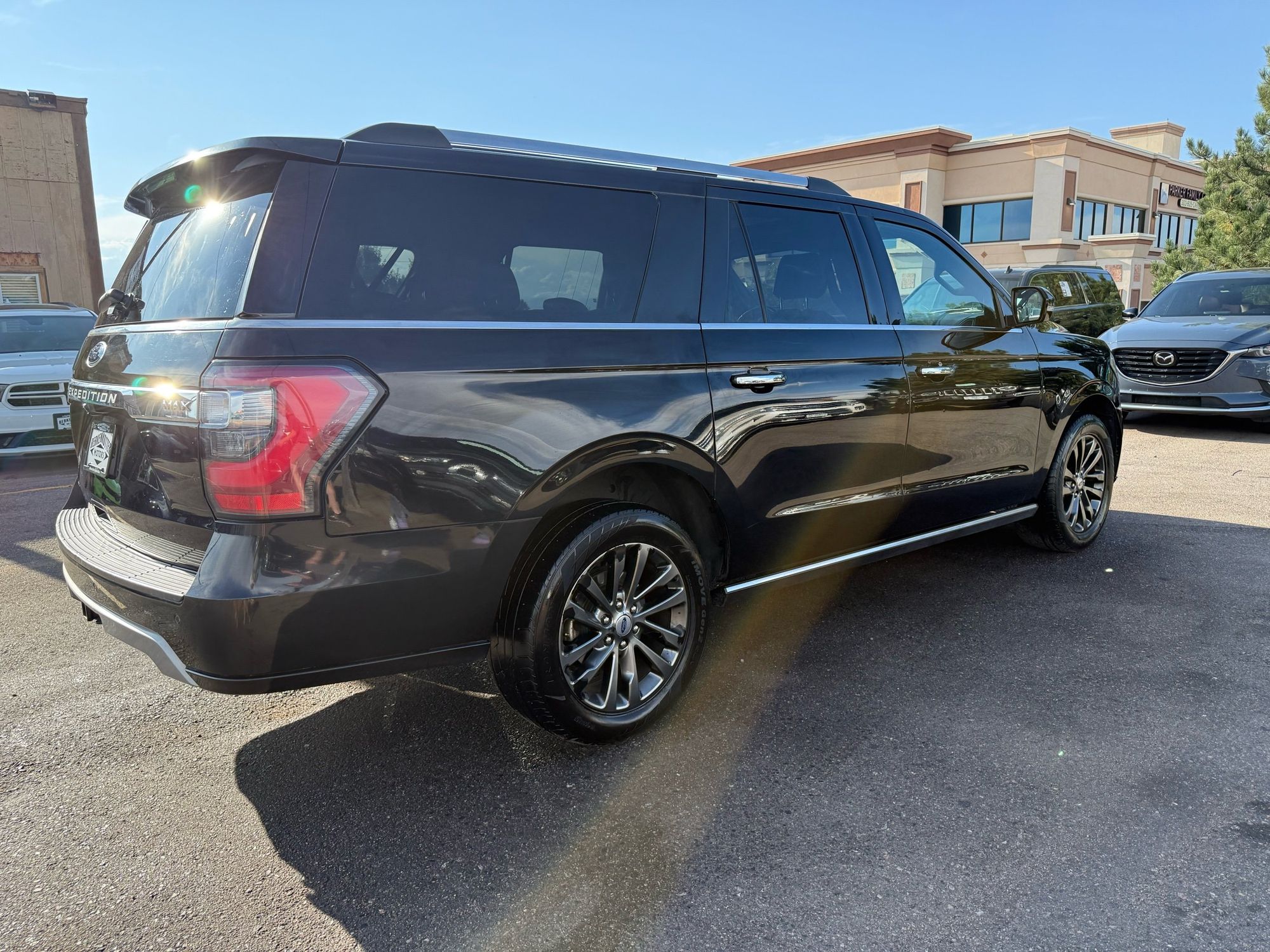 2019 Ford Expedition MAX Limited photo 3