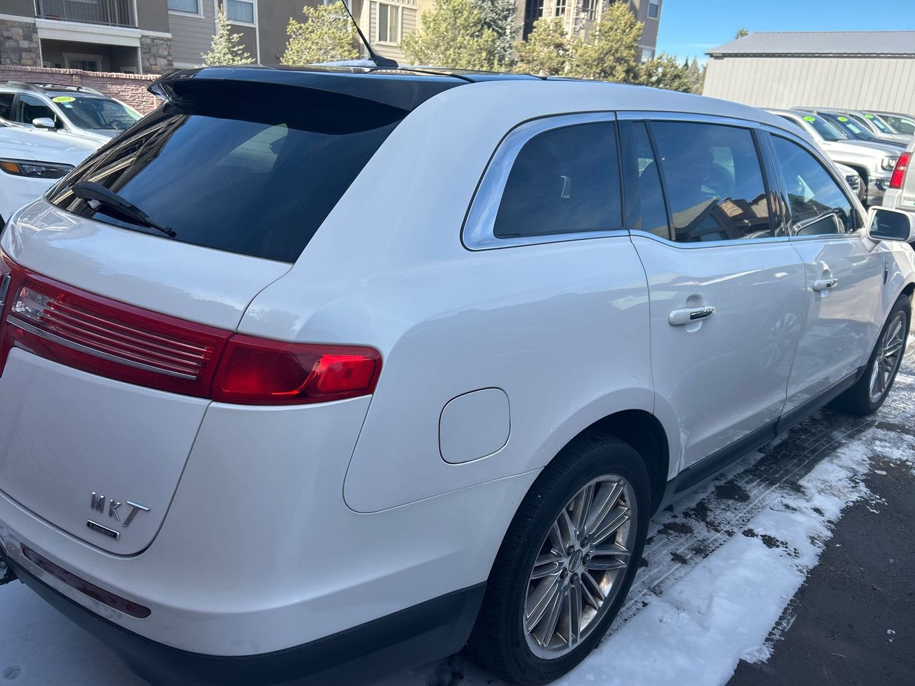 2013 Lincoln MKT Elite EcoBoost photo 2