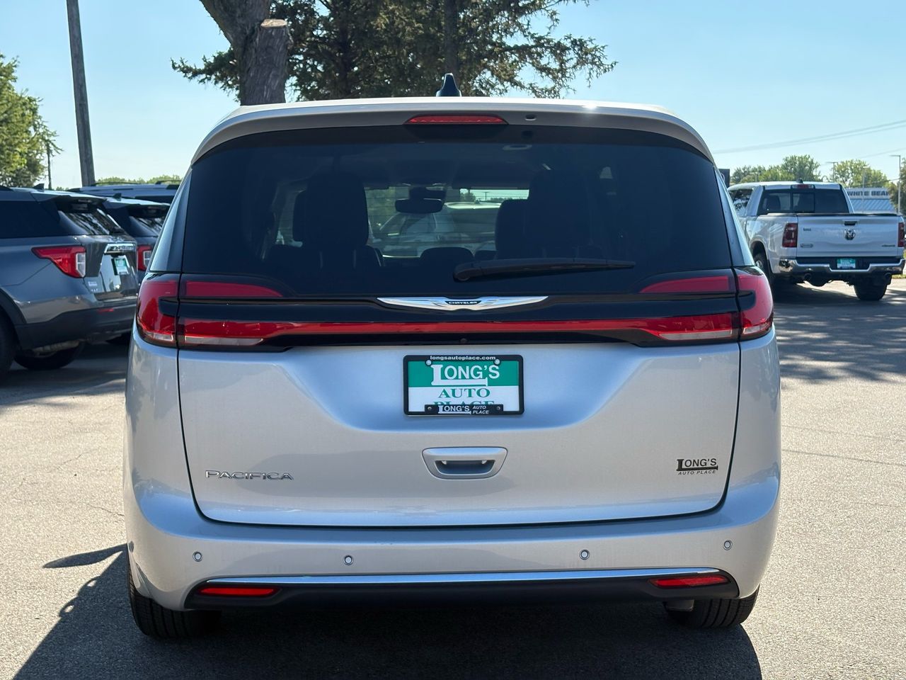 2024 Chrysler Pacifica Touring L - Photo 7