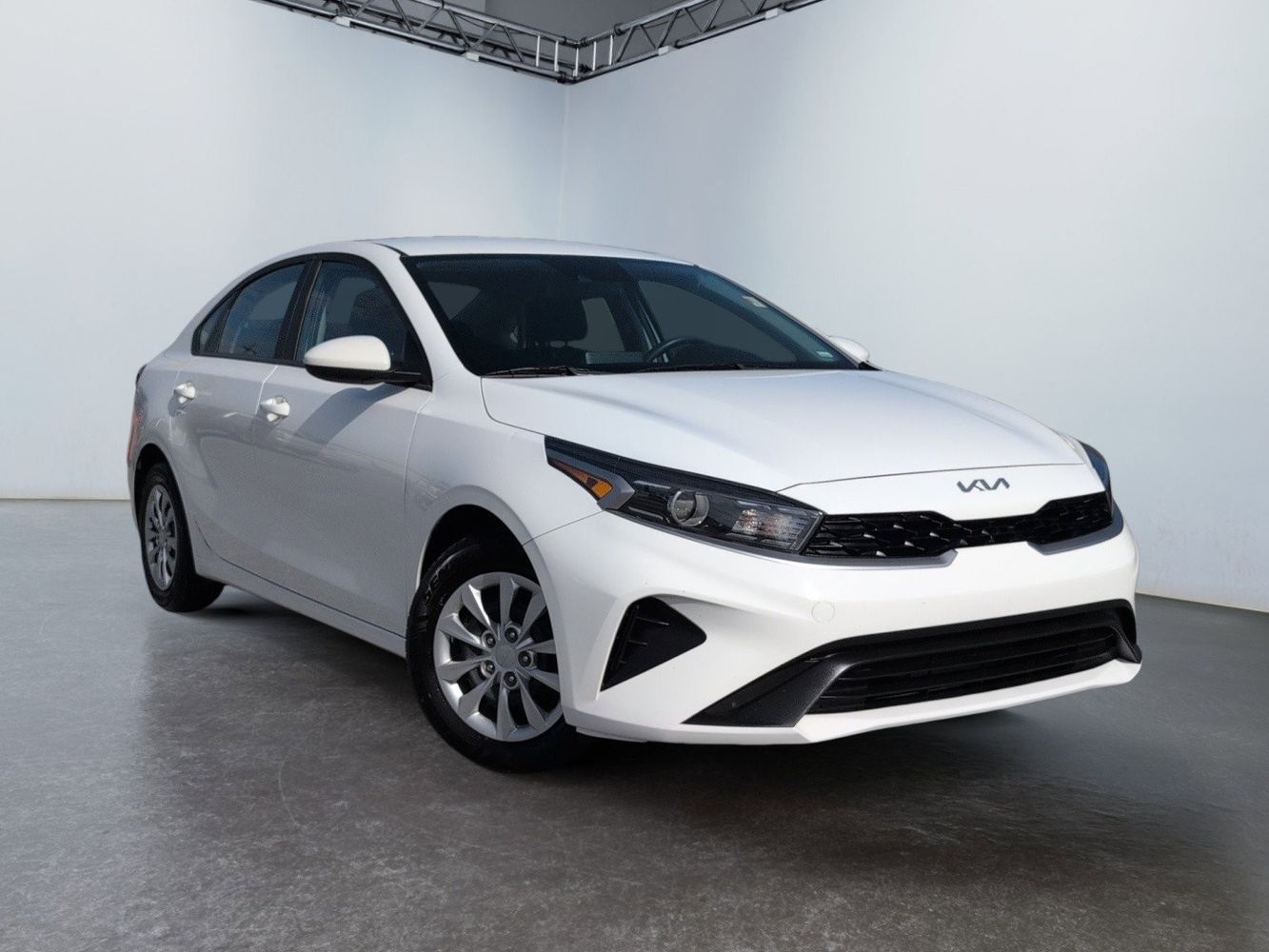 2024 Kia Forte LX's photo