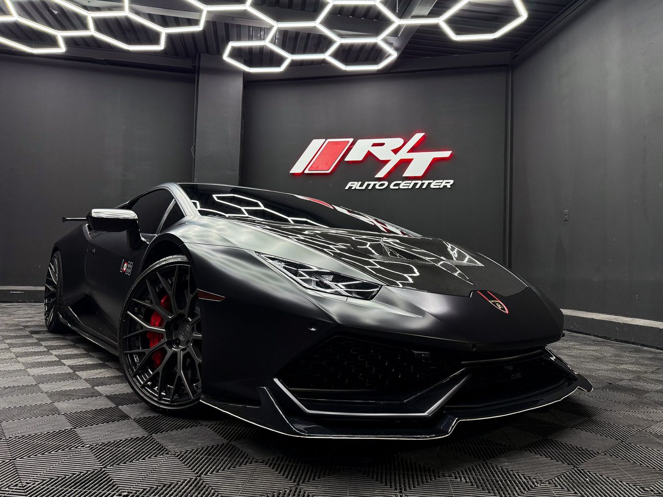 2017 Lamborghini Huracan LP610-4 Avio's photo