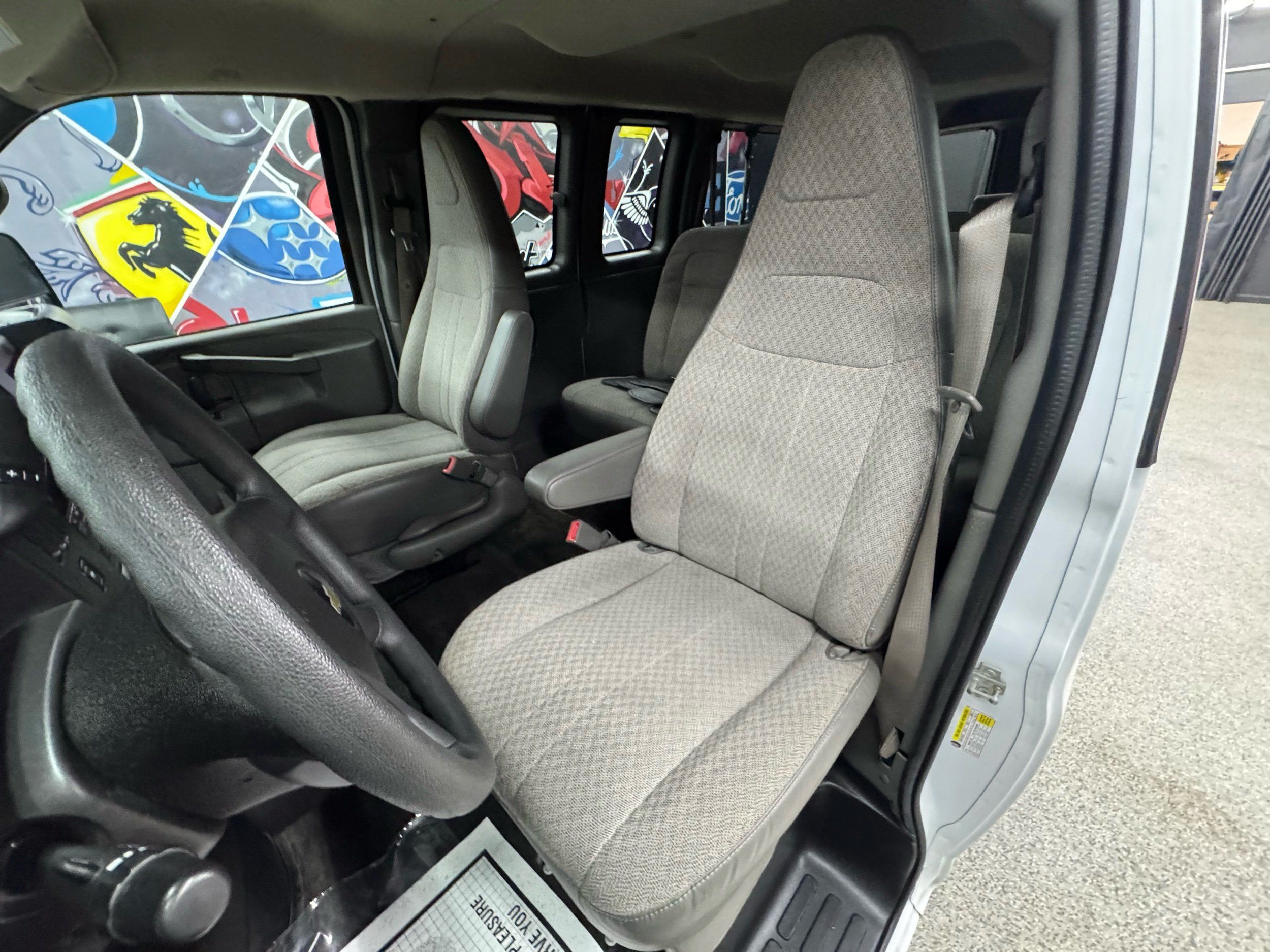 2017 Chevrolet Express Passenger LS - Photo 11