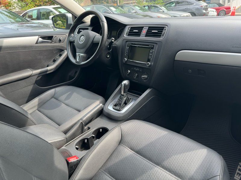 2013 Volkswagen Jetta SE photo 12