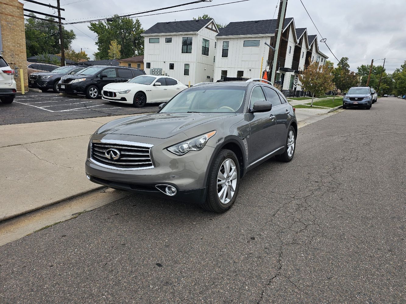 2016 INFINITI QX70