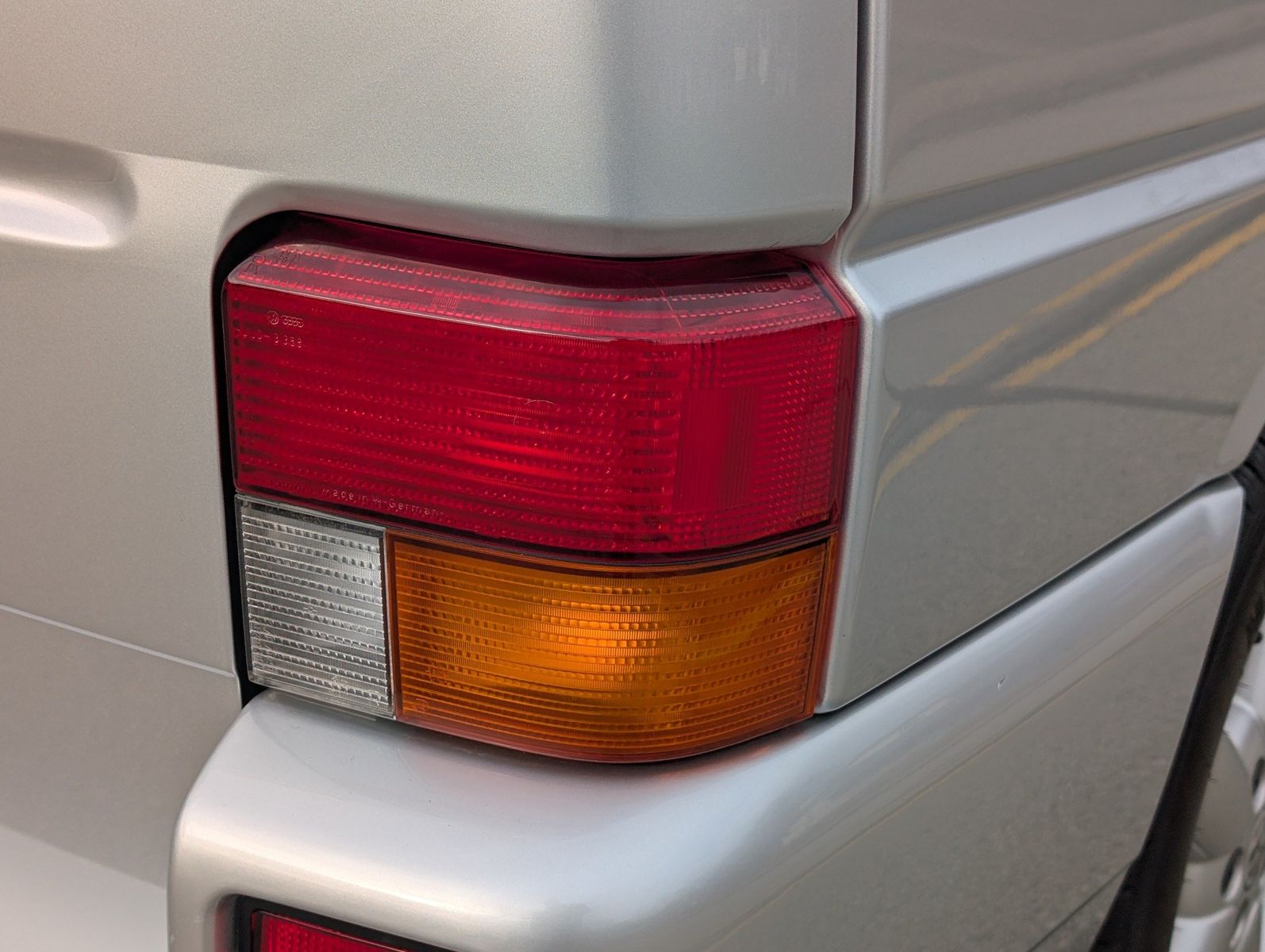 2003 Volkswagen EuroVan 34