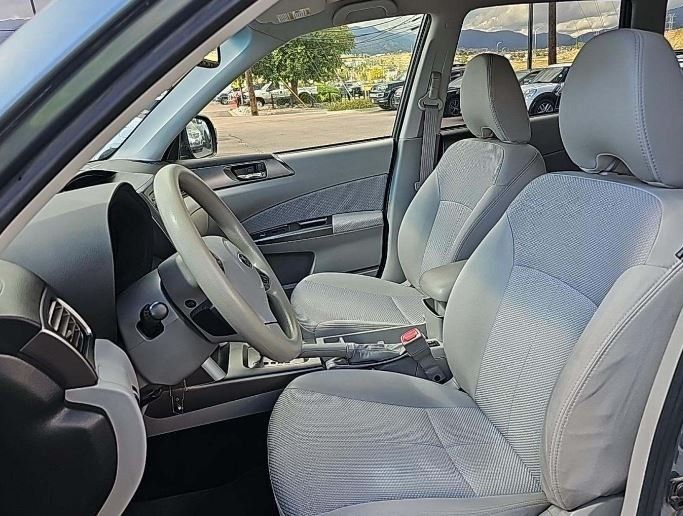 2013 Subaru Forester 2.5X Premium photo 8