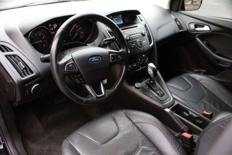 ipicture of the inside of a 2017 ford focus sedan