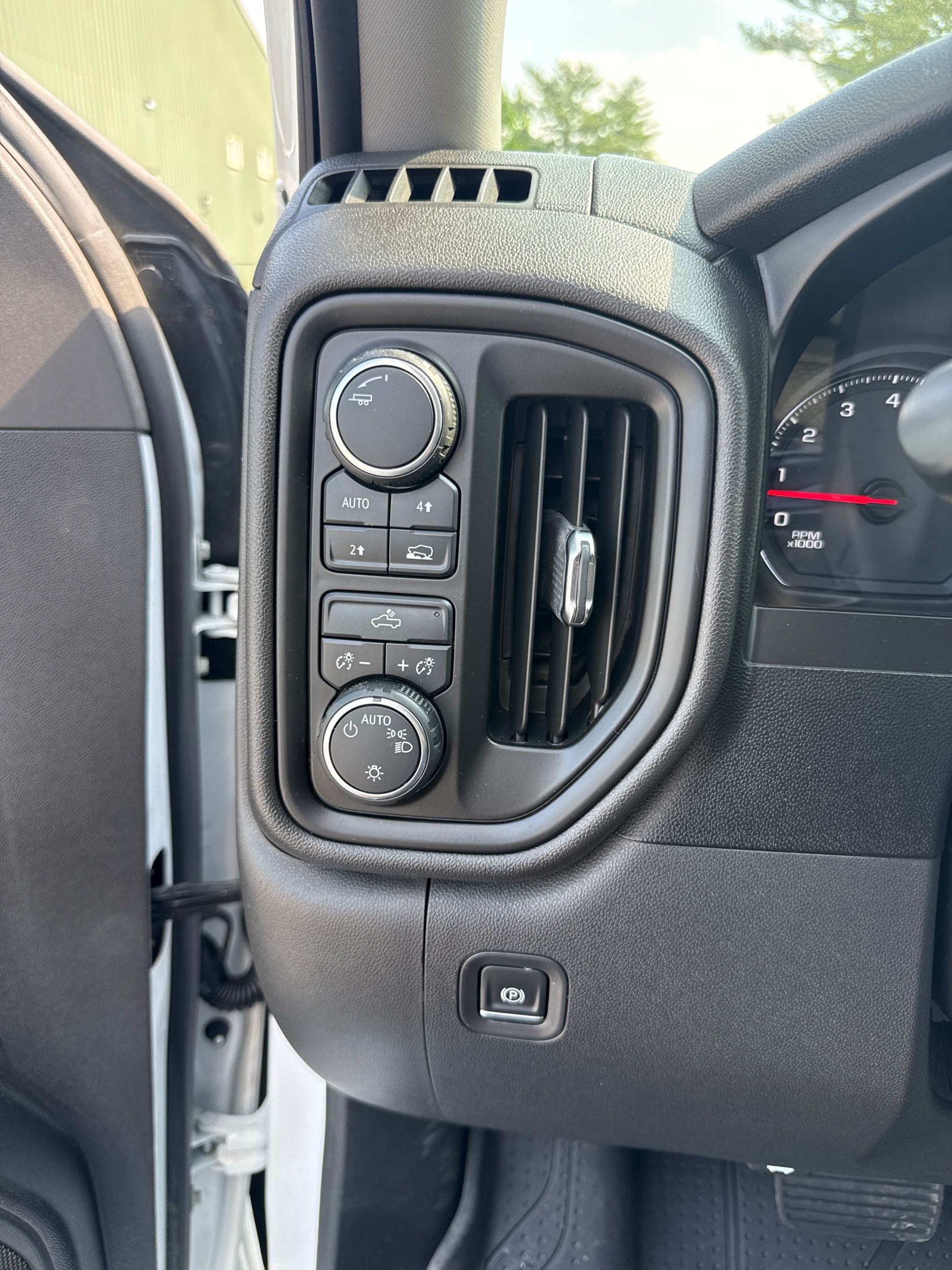 2020 Chevrolet Silverado 1500 Custom - Photo 18
